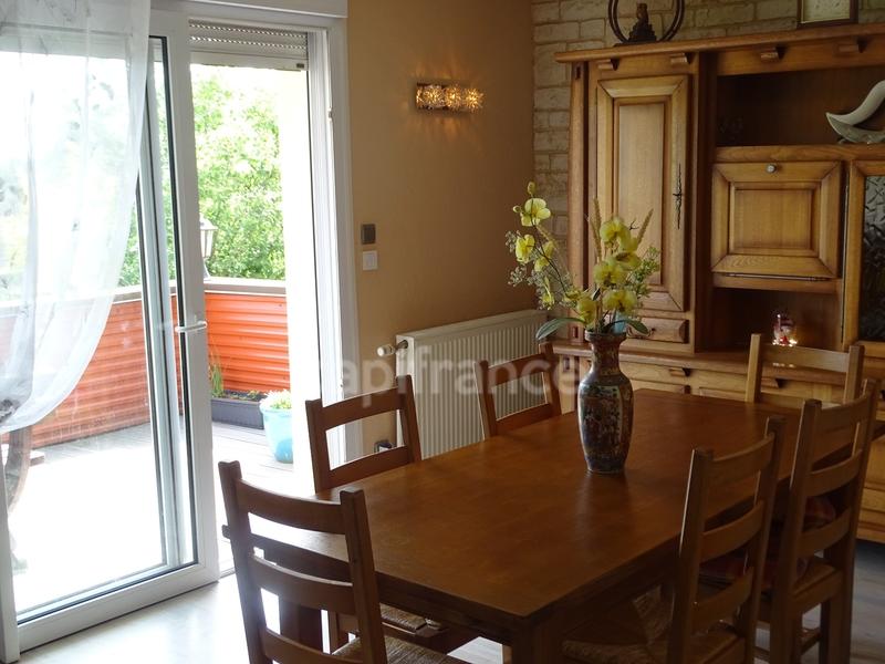 Maison - 222 m² - 8 pièces