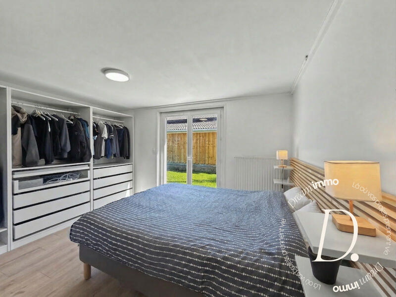 Maison - 204 m² - 7 pièces