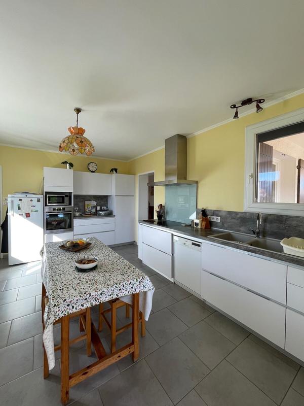 Maison - 212 m² - 7 pièces