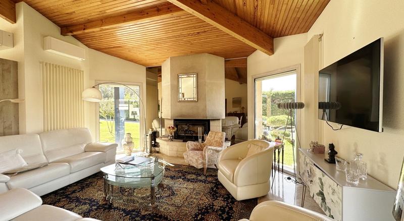 Maison contemporaine - 220 m² - 9 pièces