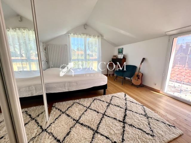 Maison - 250 m² - 5 pièces