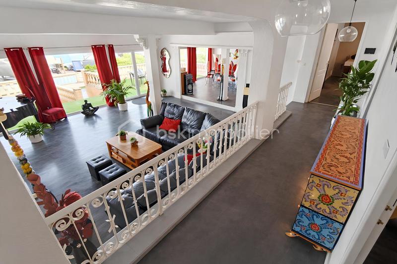 Villa - 167 m² - 6 pièces