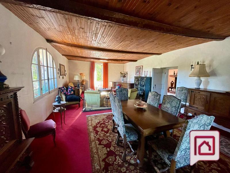 Maison - 265 m² - 11 pièces