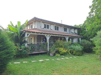 Maison - 148 m² - 6 pièces