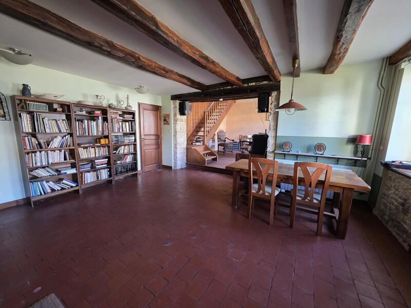 Maison traditionnelle - 174 m² - 8 pièces