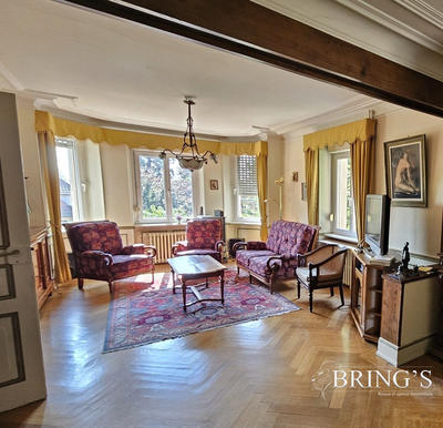 Maison - 234 m² - 8 pièces