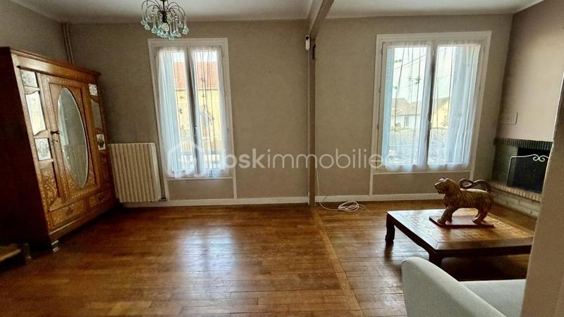 Maison - 95 m² - 5 pièces