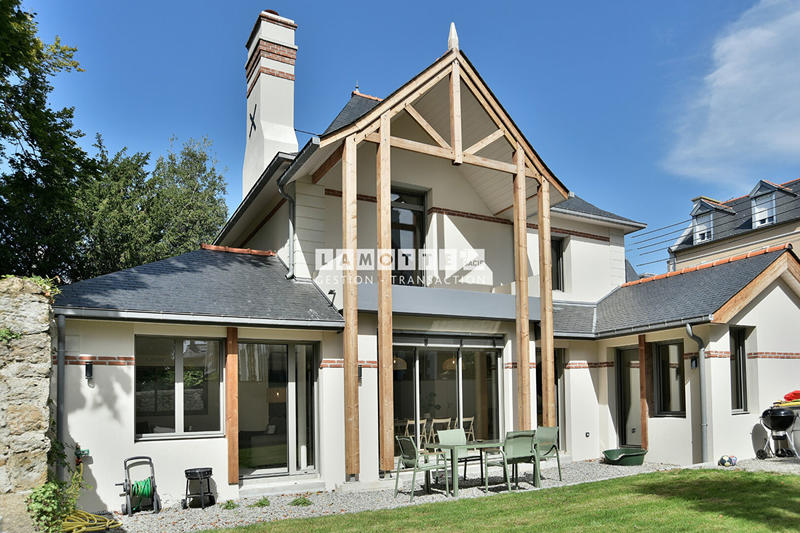 Maison - 136 m² - 6 pièces