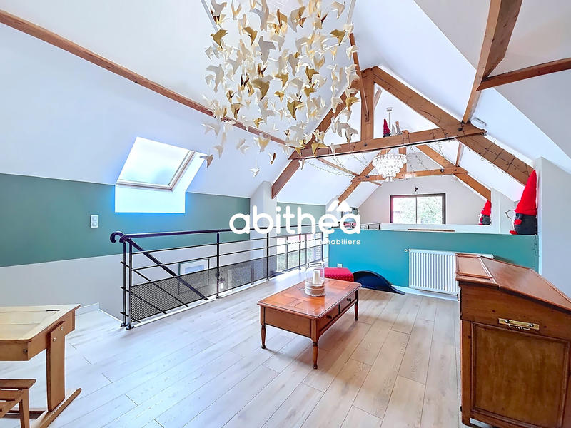 Maison - 270 m² - 9 pièces