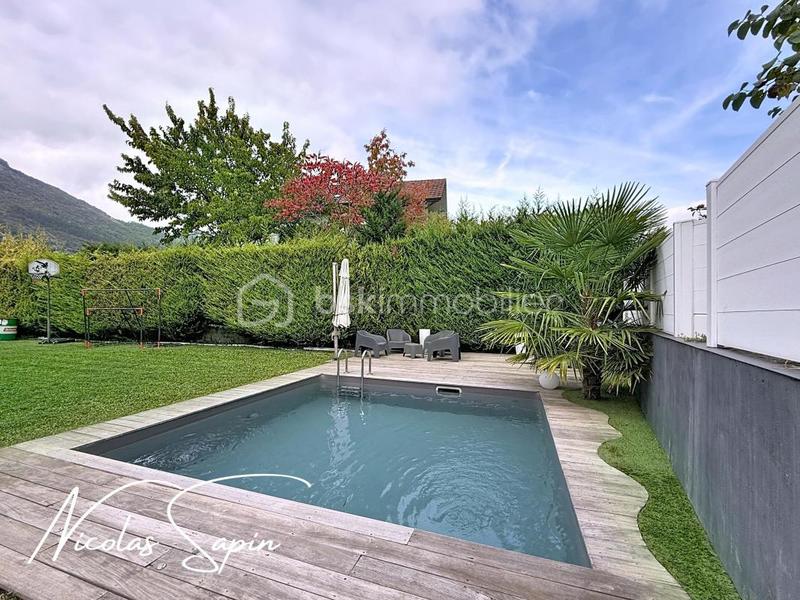 Maison - 102 m² - 5 pièces