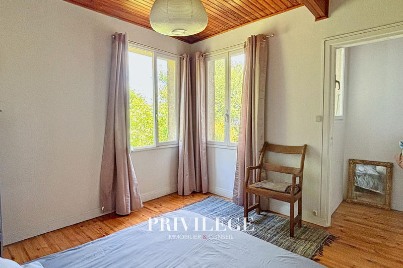 Maison - 225 m² - 7 pièces