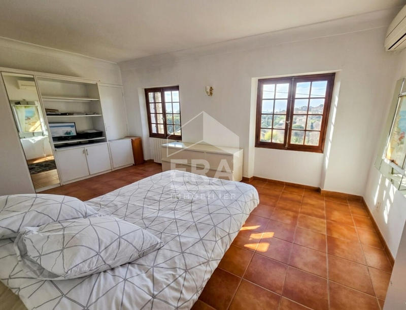 Villa - 169 m² - 5 pièces