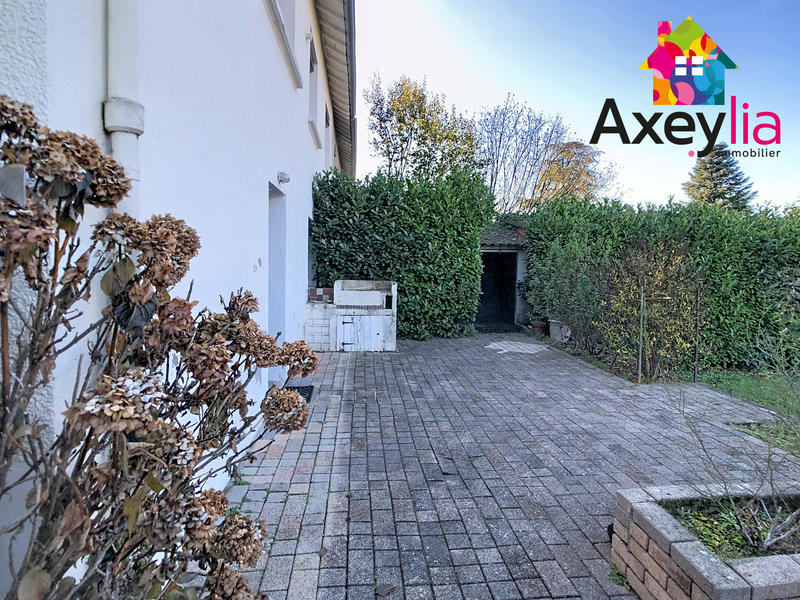 Maison - 94 m² - 8 pièces