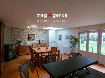 Demeure - 172 m² - 6 pièces