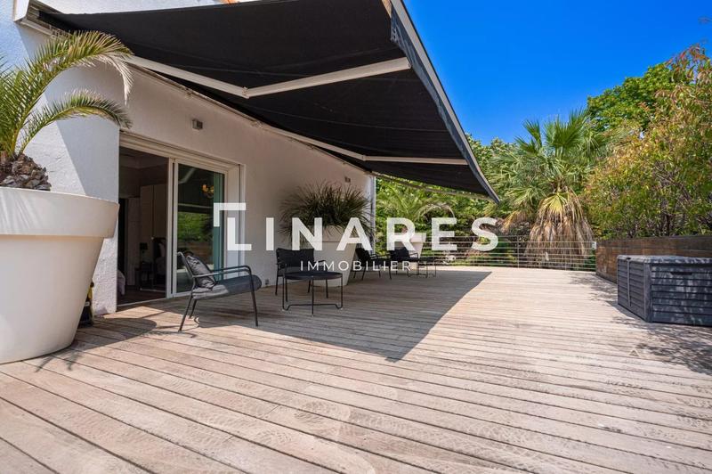 Maison - 306 m² - 6 pièces