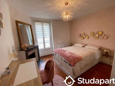 Chambre - 14 m² - 1 pièce