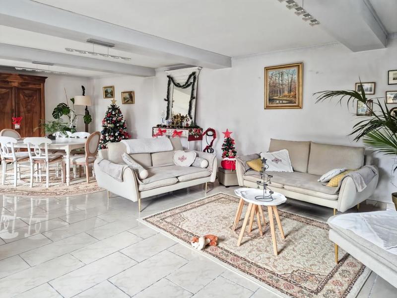 Maison - 400 m² - 9 pièces