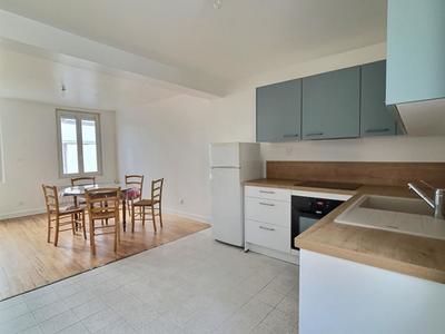 Maison - 121 m² - 7 pièces