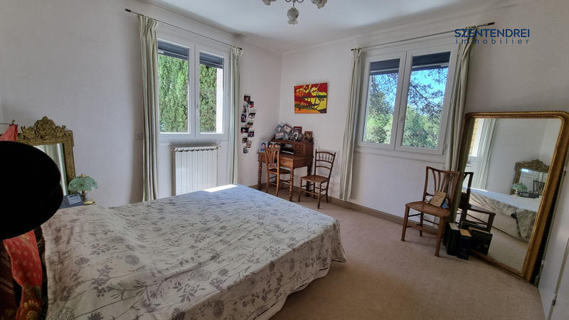 Maison - 180 m² - 7 pièces