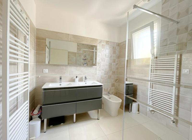 Maison - 93 m² - 5 pièces