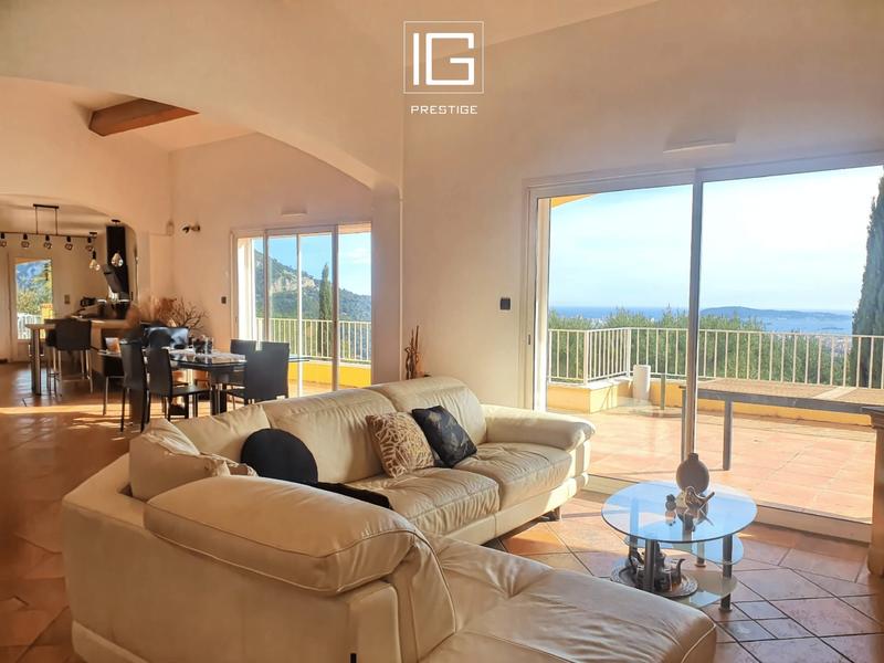 Maison - 311 m² - 10 pièces