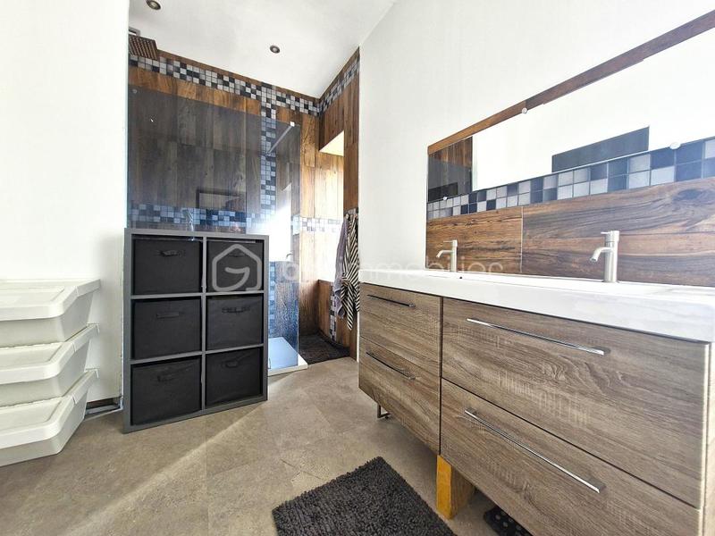 Immeuble - 303 m² - 12 pièces