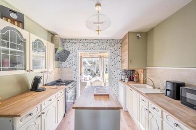 Maison - 80 m² - 6 pièces