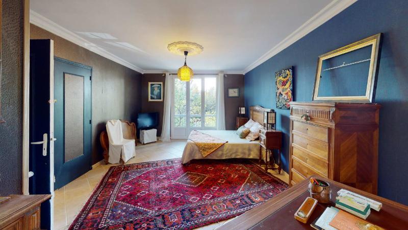 Maison - 245 m² - 8 pièces