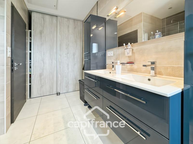 Maison - 275 m² - 7 pièces