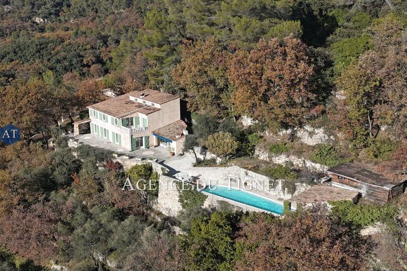 Maison - 216 m² - 6 pièces