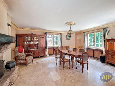 Maison - 177 m² - 7 pièces