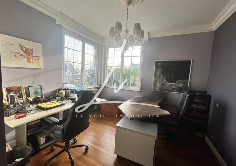 Maison - 185 m² - 8 pièces