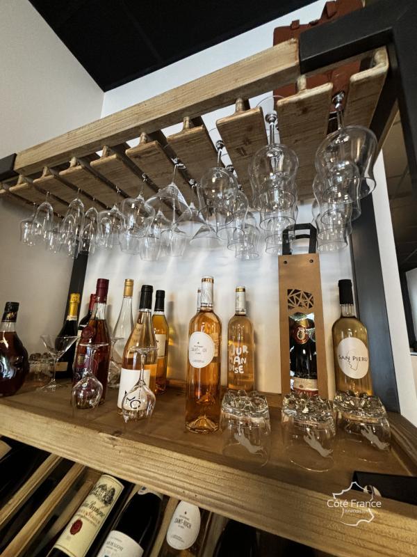 Fonds de commerce - Local commercial - 104 m²