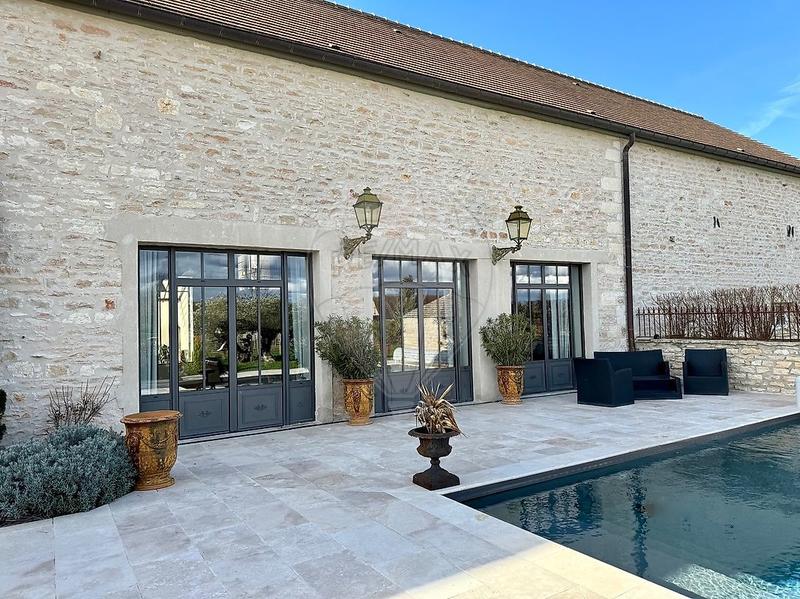 Maison - 503 m² - 10 pièces