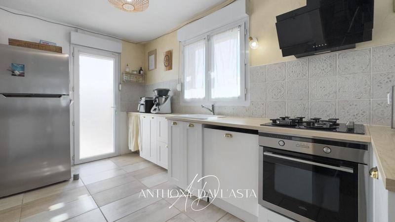 Maison - 90 m² - 4 pièces