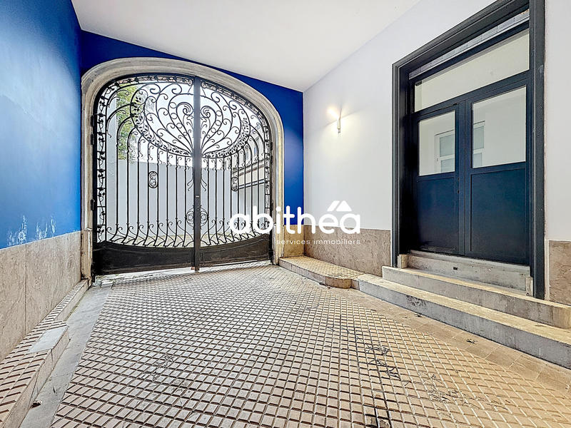 Maison - 280 m² - 11 pièces