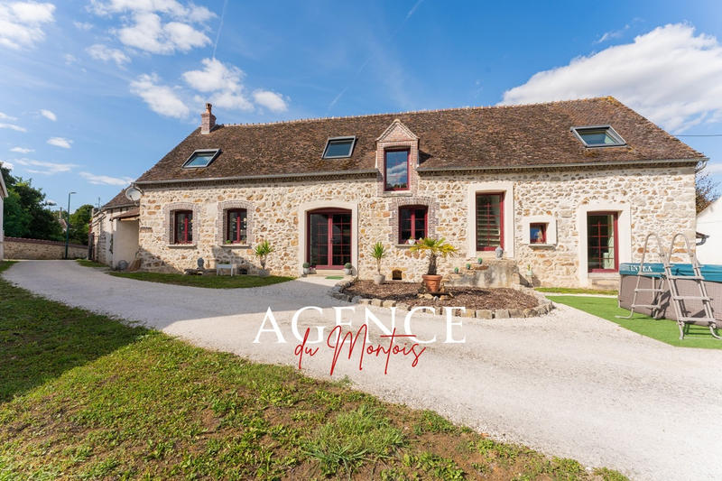 Maison - 179 m² - 6 pièces