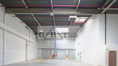 Entrepôt - 1 530 m²