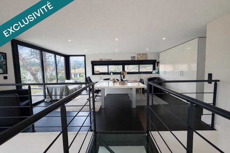 Maison - 240 m² - 6 pièces