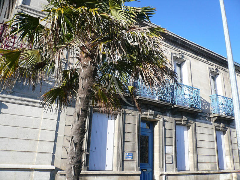 Immeuble - 8 pièces