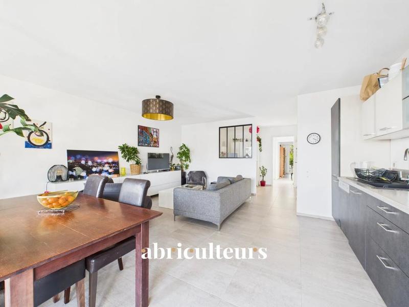 Appartement ancien - 72 m² - 3 pièces