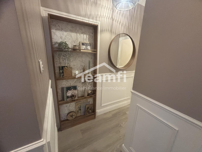 Maison - 255 m² - 7 pièces