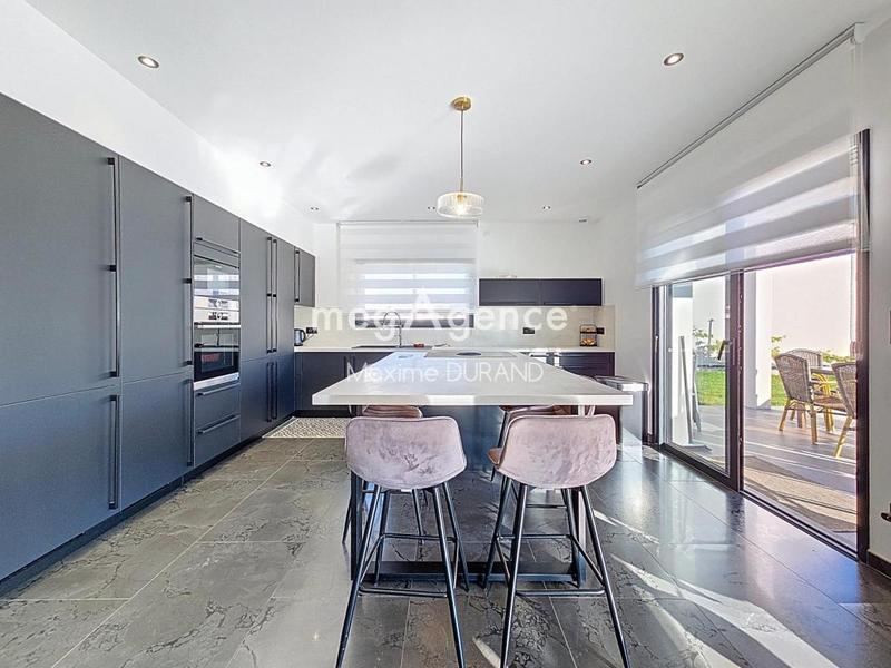 Maison - 174 m² - 7 pièces