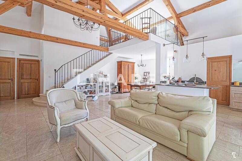 Villa - 220 m² - 7 pièces