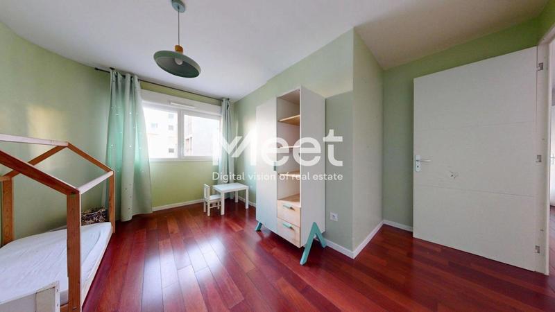 Appartement - 92 m² - 5 pièces