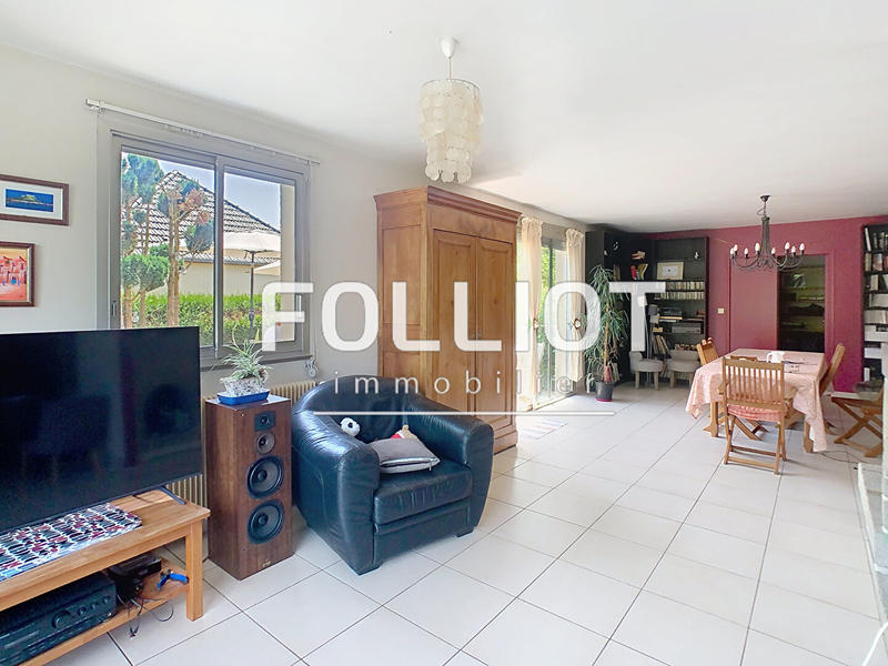 Maison - 266 m² - 12 pièces