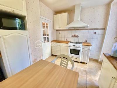 Maison - 184 m² - 11 pièces