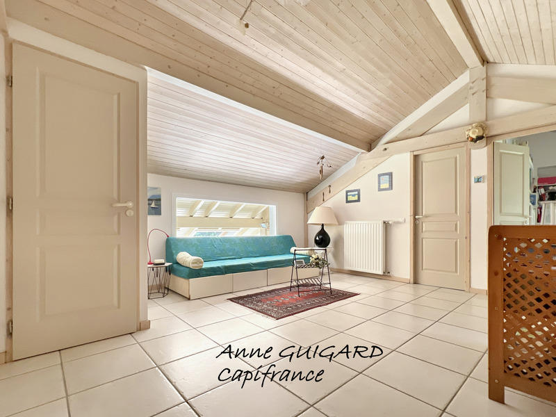 Maison - 232 m² - 7 pièces