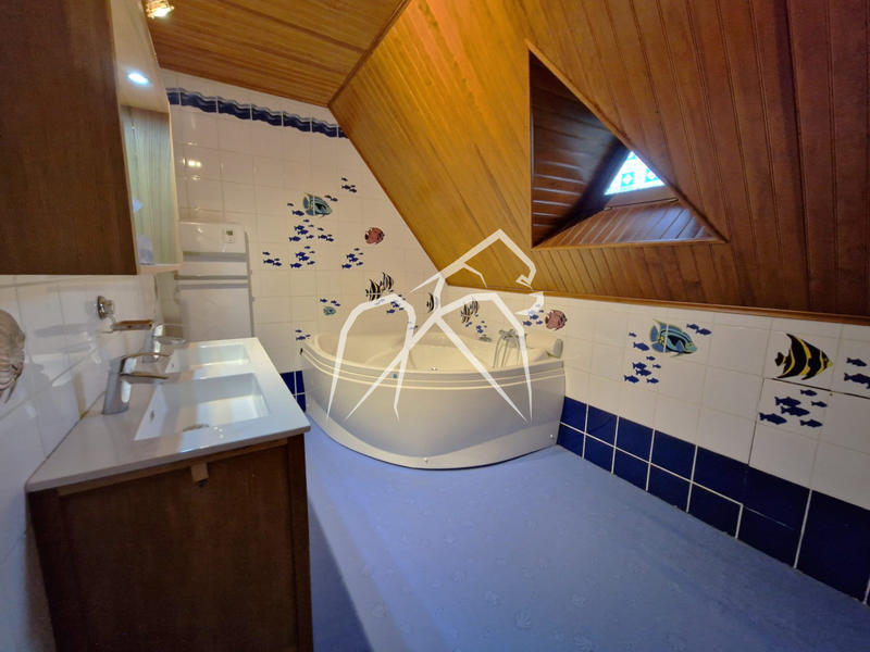 Maison - 170 m² - 6 pièces