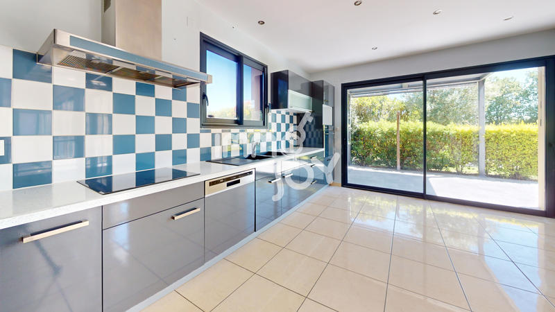 Maison - 185 m² - 5 pièces